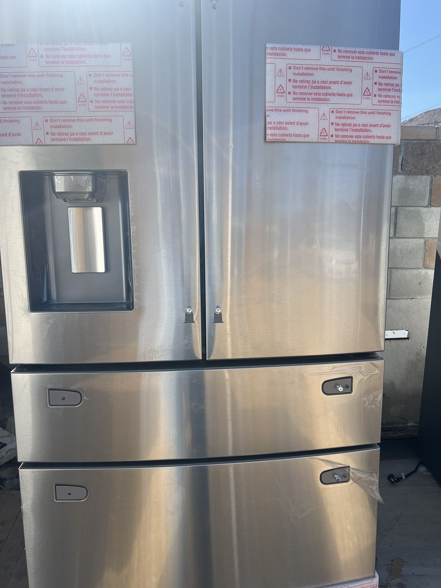 Bran New Refrigerator Samsung