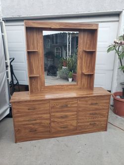 Vintage Dresser With Mirror And Light