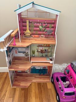 Barbie doll house