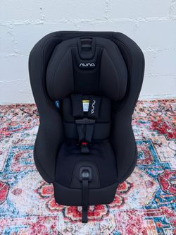 Nuna Rava car seat