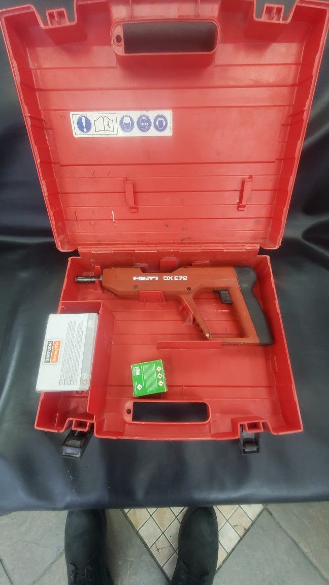 Hilti DX E72 Powder Actuated Nailer Nail Gun Tool W/ Case