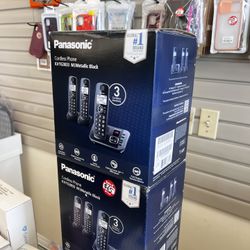 Panasonic 3-Handset Expandable Cordless Phone System with Answering System - KX-TG3833M, New