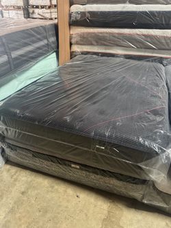 Queen size Beautyrest black label C class firm mattress