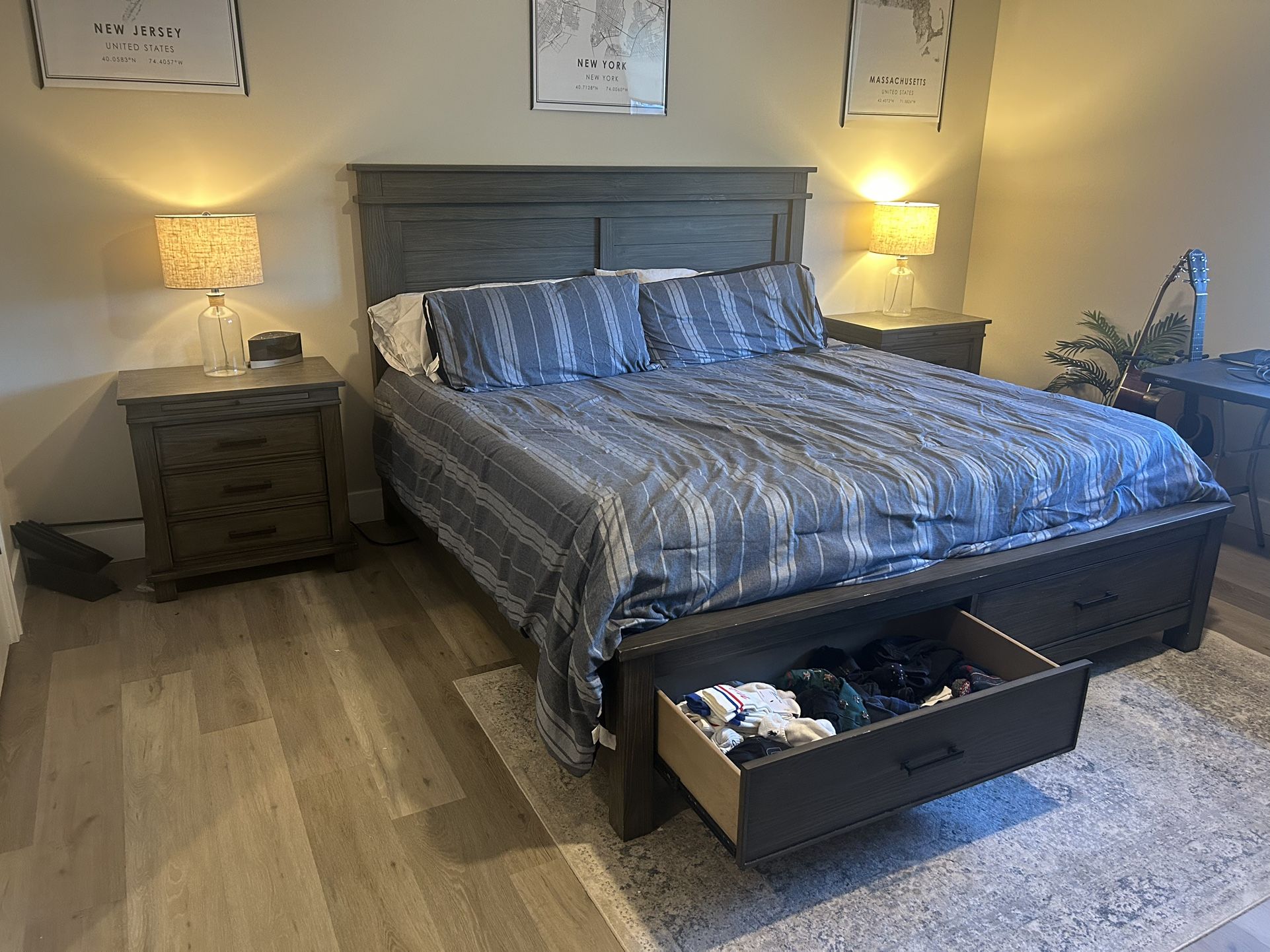 Raymour & Flanigan Hempstead 5-pc. Platform Storage KING Bedroom Set
