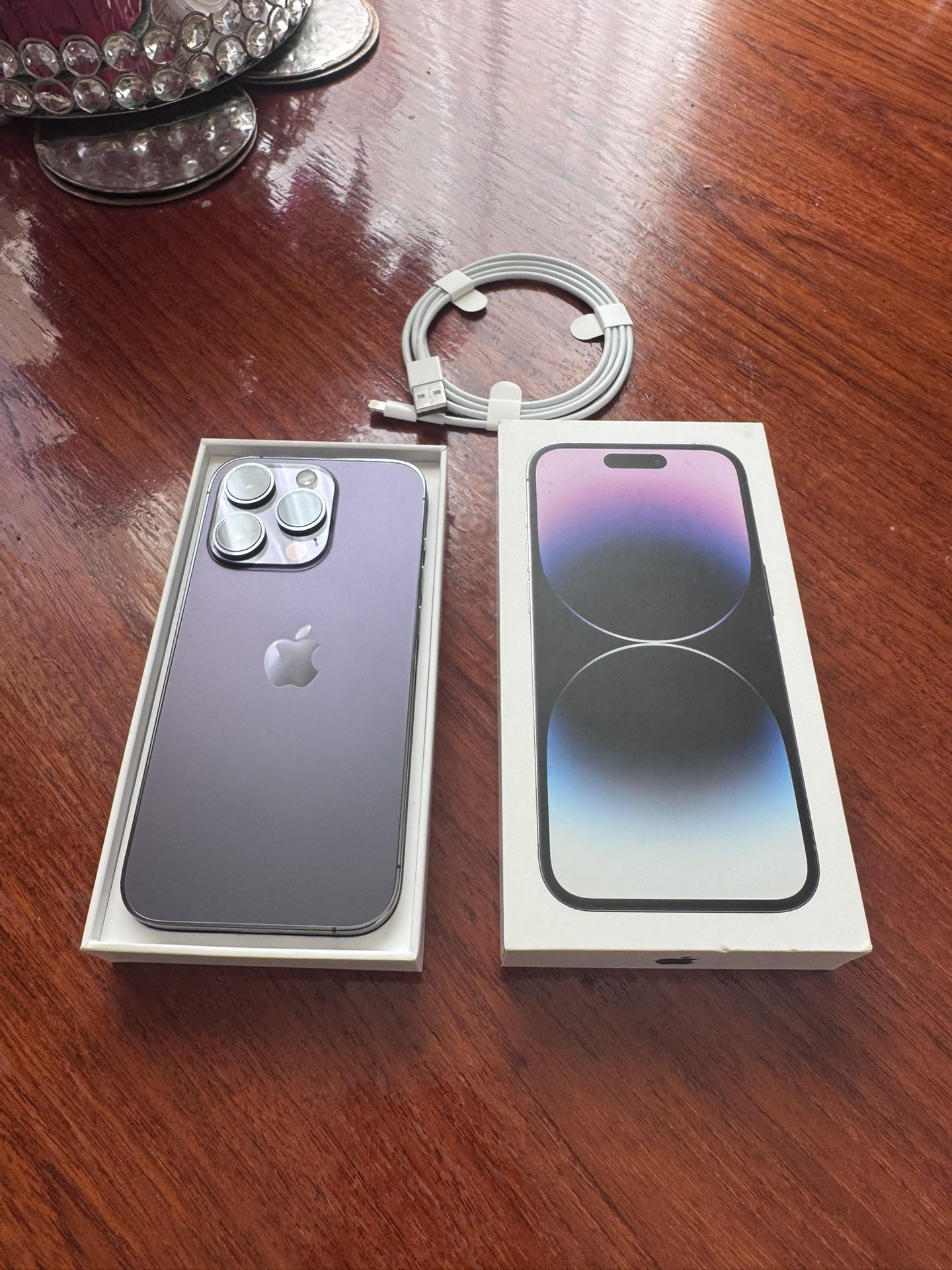 iPhone 14 Pro Deep Purple, iPhone 14 Plus Baby Blue
