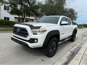 2017 TOYOTA TACOMA SR5 LOW MILES