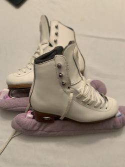 Girl’s Skating Shoes (Riedell) Size 1 1/2
