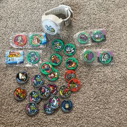 Yo-kai Watch Watch and Medals Toy Lot (needs battery!)