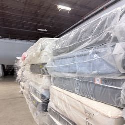 King mattress good brands starting from $289 and UP💥 Sealy, Serta, Beautyrest and more