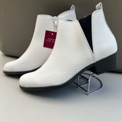 Women’s Size 10 Boots
