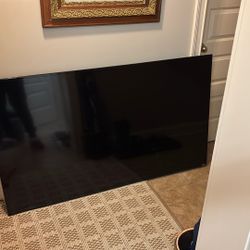 72”in Flat Screen Smart Tv with Wall Mount