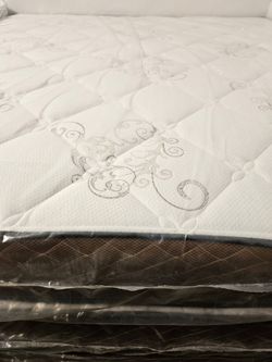 Brand New  !! Queen set  $199 (( Mattress And Box Spring  ))