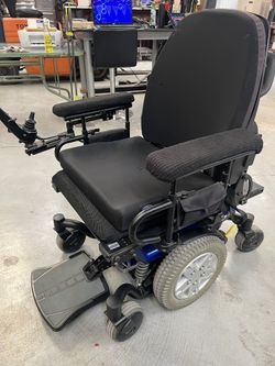 Quantum Q6 Wheelchair