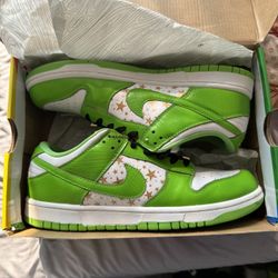 Supreme Dunks Size 13