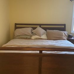 King Cherry Wood Bedroom Set