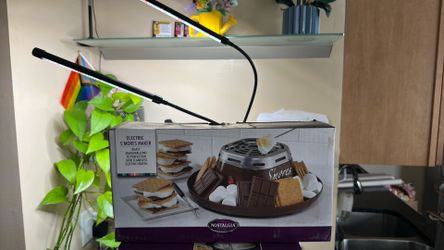 S’mores maker