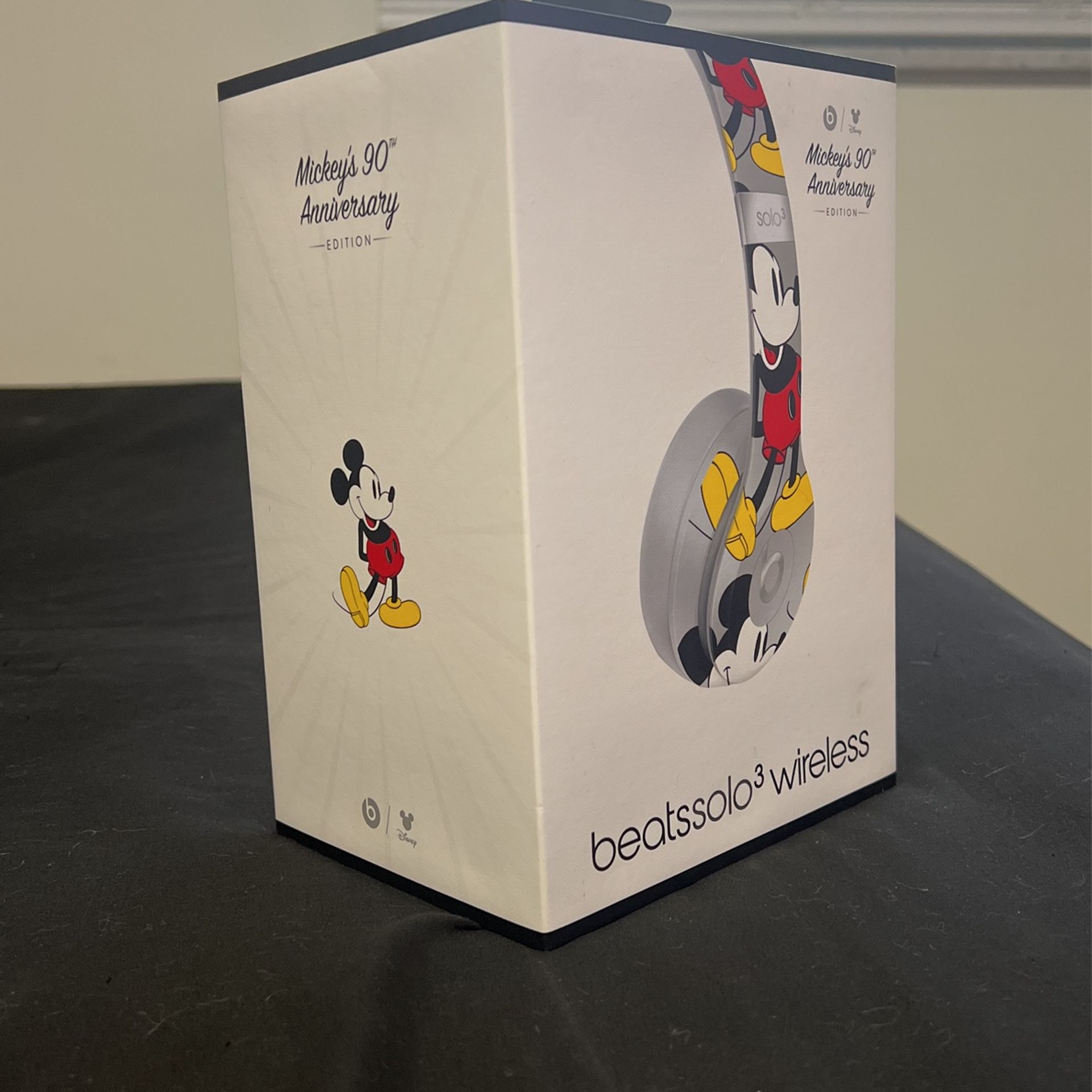 Beats Solo 3 (Mickey’s 90th Anniversary Edition)