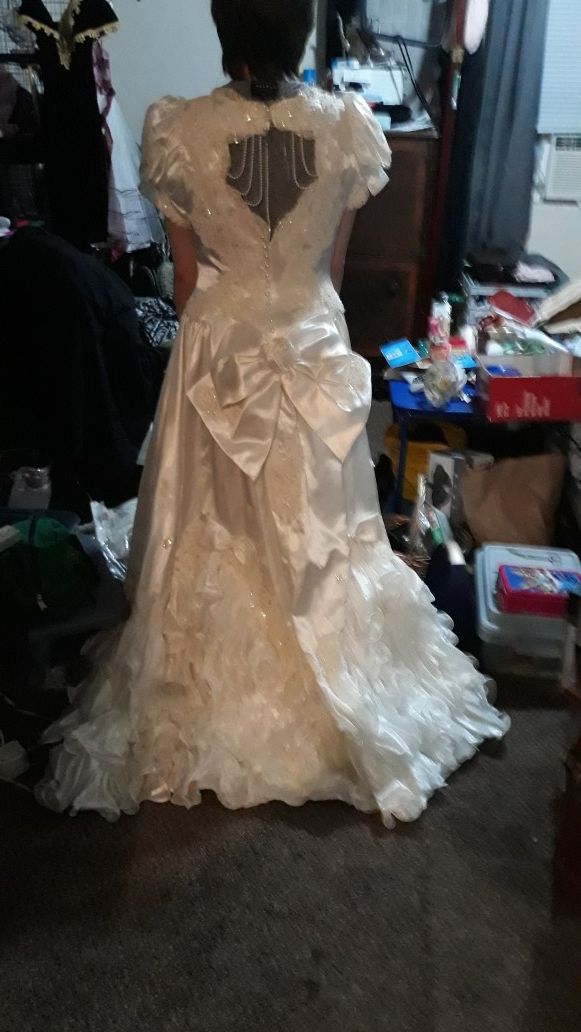 wedding dress Still Available