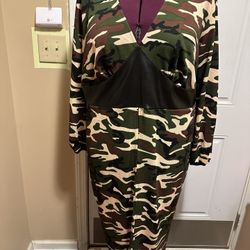 Camouflage Top Size 26/28