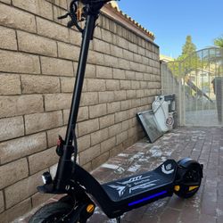 Dual-motor electric scooter