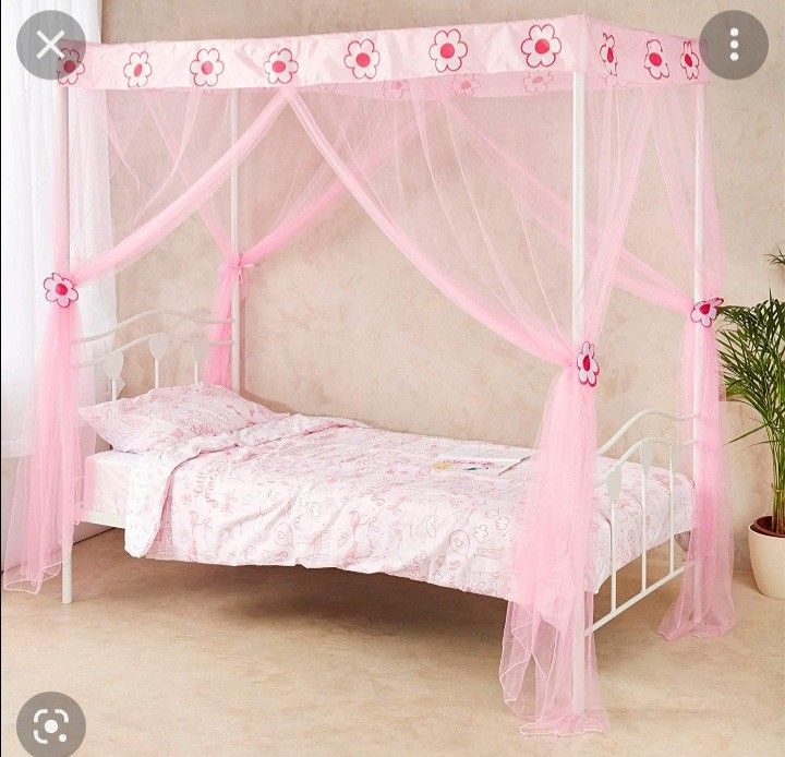 Twin Size Canopy Bed Mattress And Comforter Sheets And Lace Cannopy