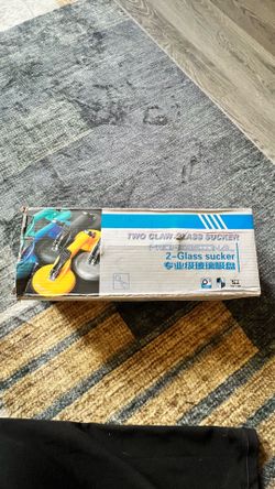 Two claw glass sucker