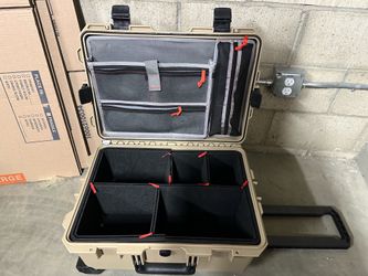 Rolling Hard Camera Equipment Case with Padded Dividers & Lid Organizer