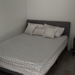 Queen Size Bed With Mattress 