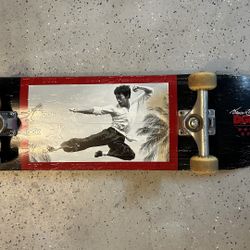 DGK board With Independent Trucks