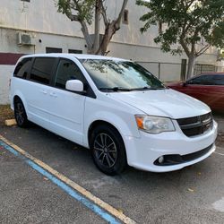 Dodge Grand Caravan Minivan 