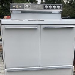 Frigidaire galaxy deluxe range