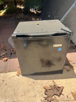 Mini fridge