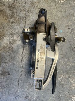 05-06 HONDA CBR600RR CBR 600RR REAR SWINGARM BACK SUSPENSION SWING ARM