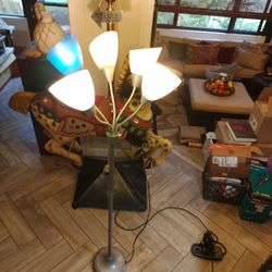Lamp With 5 Arms 5' Tall