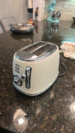Cute Retro White Toaster