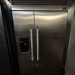 Ge monogram 42” built in refrigerator led lights newer model