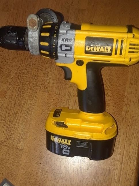 DeWalt 18 Volt DC D925 Xrp Hammer Drill With Good Battery