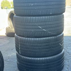 SET OF TIRE 275 45 20 MICHELIN 85% LIFE