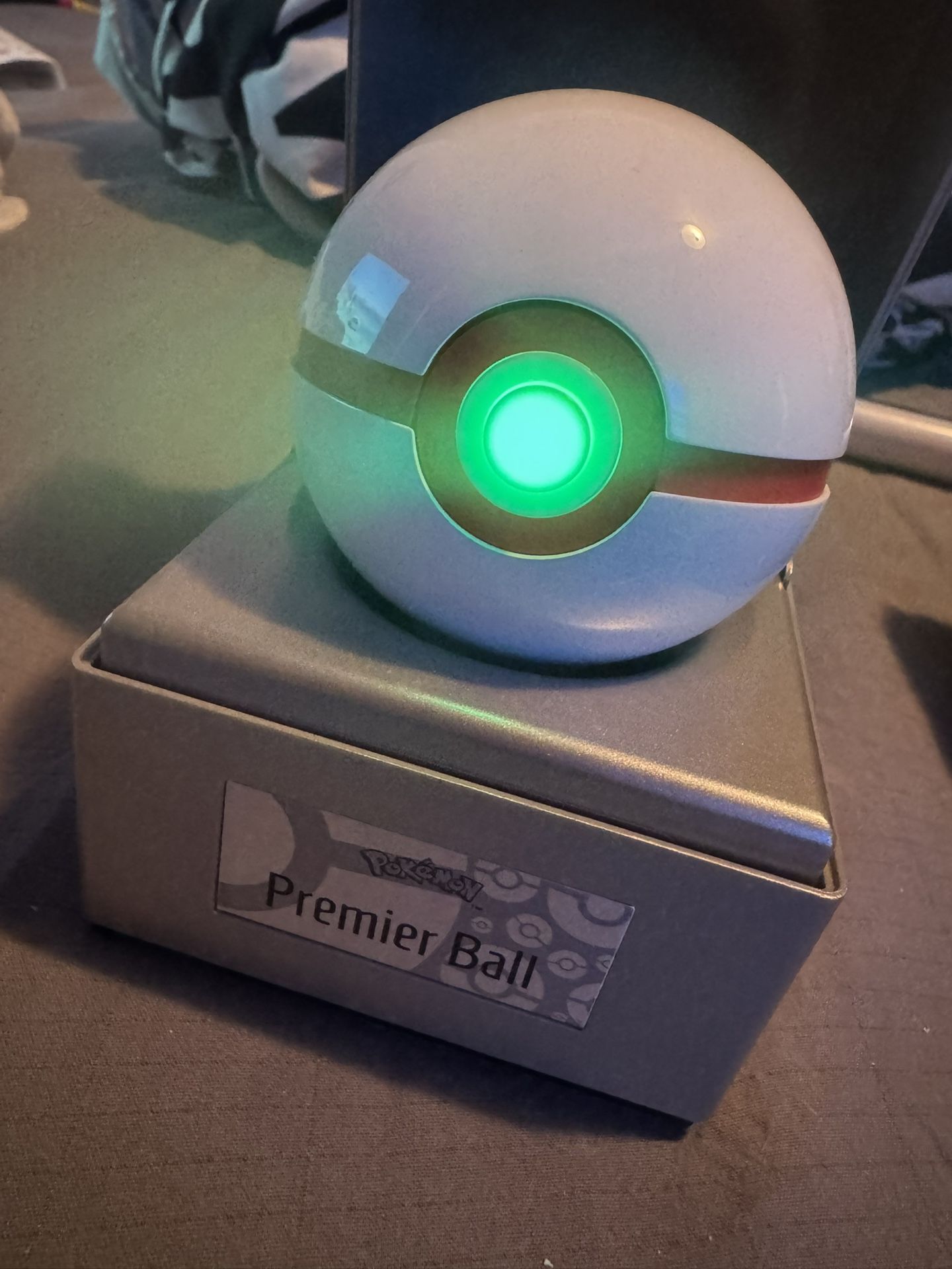 PREMIER BALL POKEMON REPLICA BY TWC