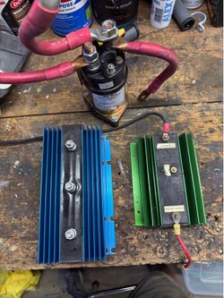 Rv battery isolator and maintainer