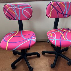 Multi-Colored Pink Swivel Task Chair by Flash Furniture.