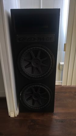 Two kicker CVX 12 for sale with ground sugar box like new