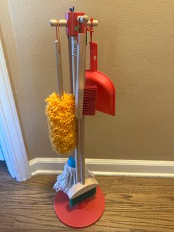 Melissa and Doug Brush! mop! Sweep! Pretend play set
