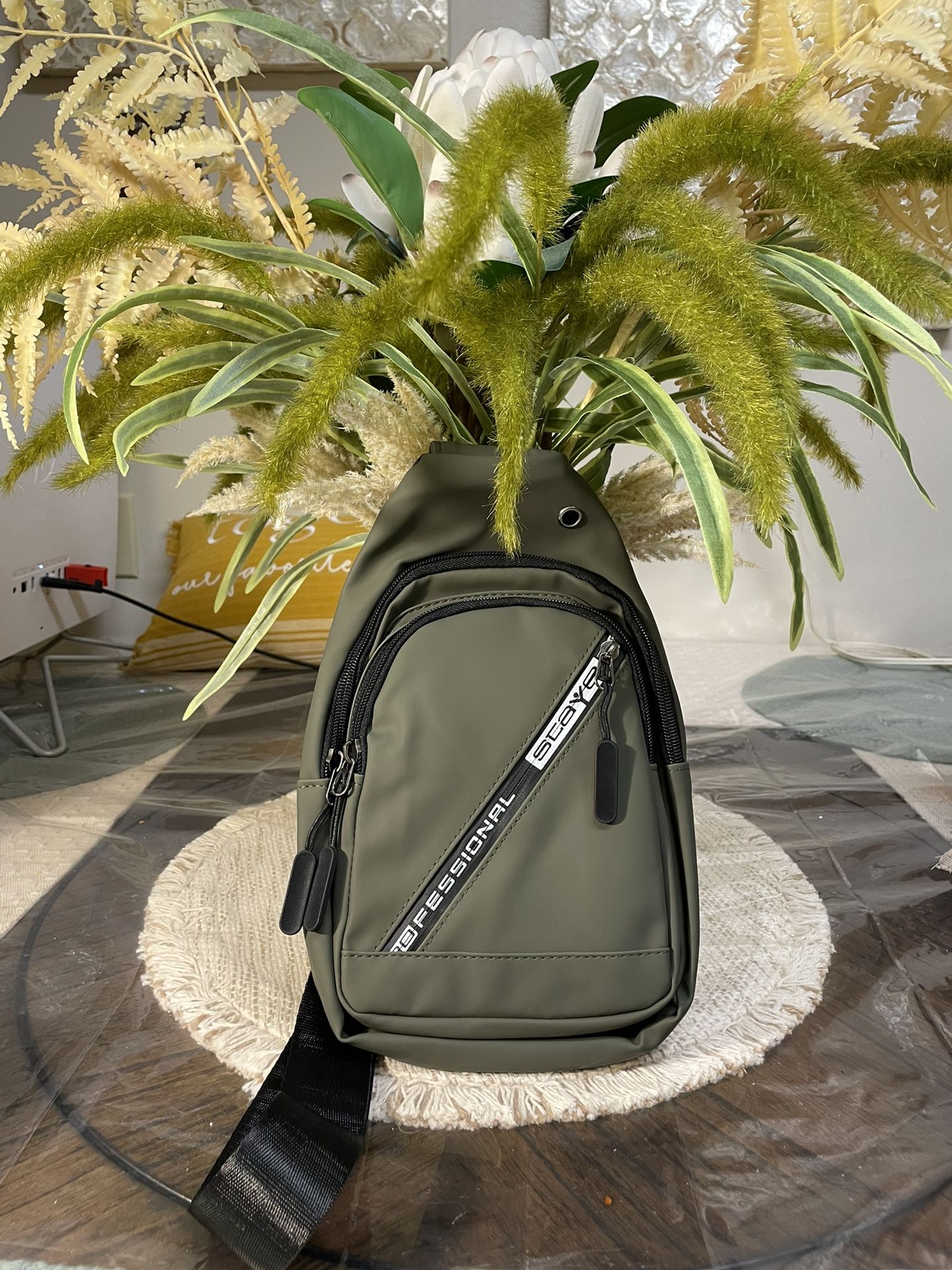 Professional” Shoulder Pouch