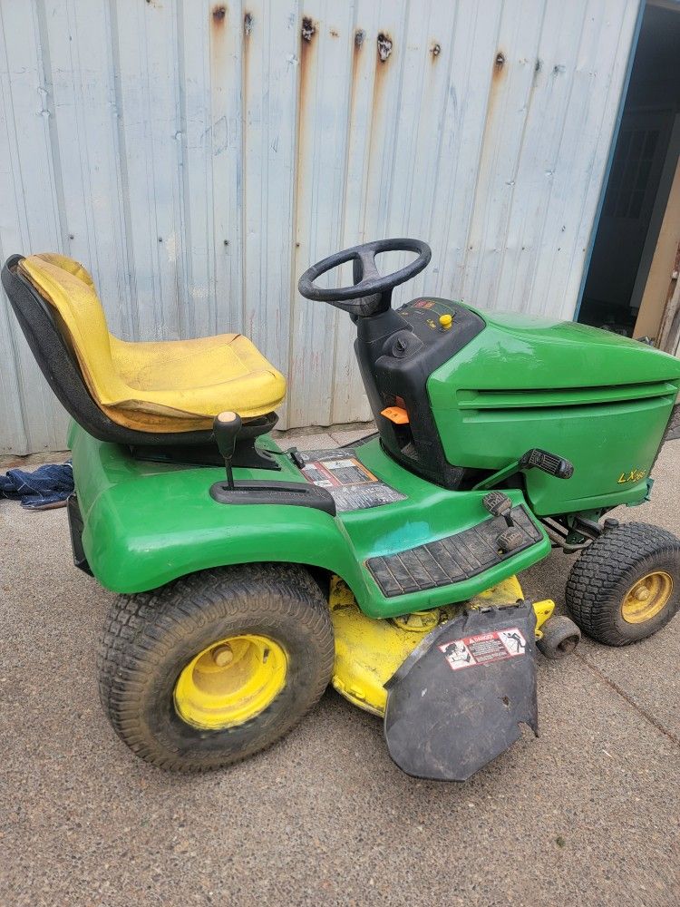 John Deer Riding Lawn Mower
