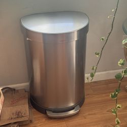 Simple human Stainless Kitchen Trash Can 