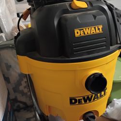 DeWalt Vacuum And Leaf Blower 