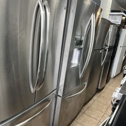 SALE! Refrigerator 33” inches wide French door GE / nevera heladera frío refrigeradora 