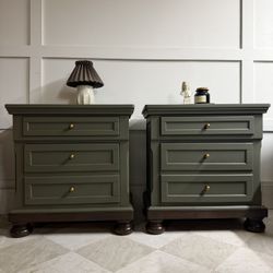 Set Of Two Nightstands / Endtables Ashley Furniture 