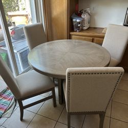 Dining Table W/ 4 Chairs 